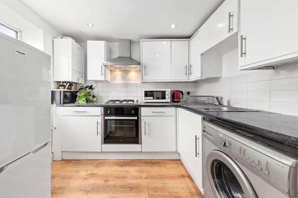 Апартаменти 1Br Modern Flat On Edgware Rd Ed3 Лондон Екстер'єр фото